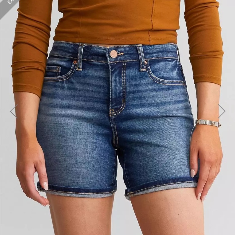 Buckle BKE Denim Gabby Stretch Cuffed Denim Shorts Size 29
